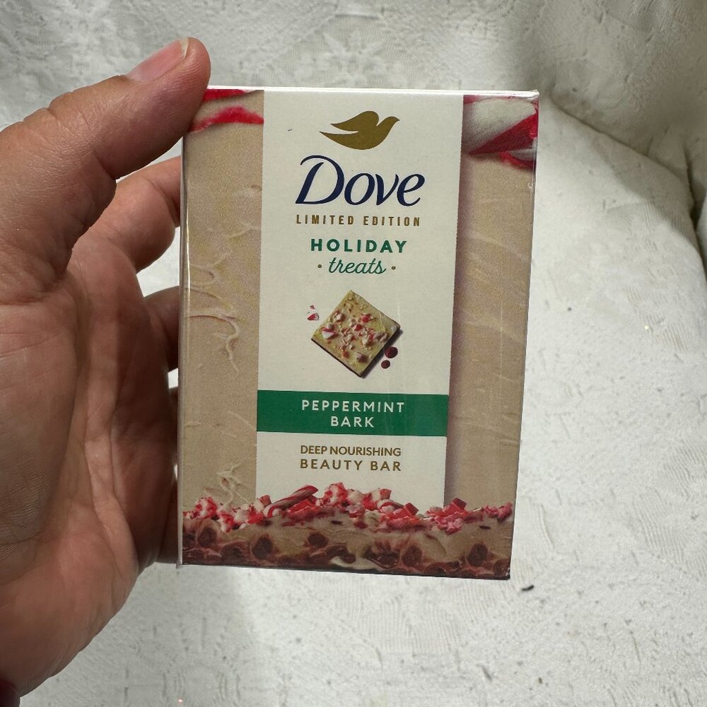 DOVE Limited Edition Holiday Treats Beauty Bar Soap Peppermint Bark 2 Bars